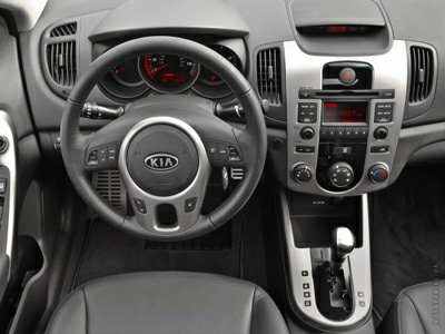 Переходная рамка AVIS AVS500FR для KIA CERATO II с кондиционером, 2DIN (#058)