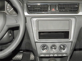 Incar RSC-8676 RPD - Переходная рамка Skoda Rapid 2014+ для установки магнитолы VW RNS-510