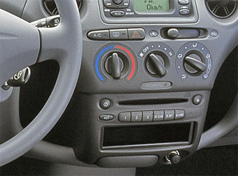 Incar RTY-FC195 - Переходная рамка TOYOTA Yaris,  Vitz,  Echo 1999-2005 9″ (тип1 Низ)