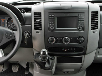 Incar RMB-N08 - Переходная рамка MERCEDES-BENZ Sprinter (W906) 2006+ / VW Crafter 2006+