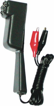 Multitronics SC10 Портативный стробоскоп Минимальные габариты и вес (возможность постоянного нахождения в автомобиле). Простота подключения только двумя зажимами к клеммам катушки зажигания. Повышенная надежность и долговечность. Неограниченное время непрерывной работы. Возможность использования на больших оборотах двигателя. Низкая потребляемая мощность. Безопасная мощность излучения для глаз. Электробезопасность. Современный дизайн. Минимальная цена на рынке приборов данного класса. Защищен патентом Российской федерации.
Автомобильный портативный стробоскоп SC10 предназначен для проверки и регулировки начальной установки угла опережения зажигания а также для проверки работоспособности центробежного и вакуумного регуляторов опережения зажигания автомобильных карбюраторных двигателей. Стробоскоп не требует подключения к высоковольтному проводу свечи первого цилиндра двигателя, работает с любыми типами систем зажигания. Подключение осуществляется к массе и к выводу катушки зажигания соединенному с прерывателем. Максимально оптимален для ВАЗ 2108,09,10 и подобных даже при наблюдении на ярком солнце, так как шкив с меткой у подобных а/м расположены в затененном окне, а доступ к окну большим прибором затруднен и загорожен высоковольтными проводами.
Напряжение питания	9 - 17В
Потребляемый ток	не более 10 мА
Максимальная частота вращения колен вала двигателя при которой допускается эксплуатация стробоскопа	9000 об/мин
Время непрерывной работы	не ограничено
Габариты	120 х 23 х 25 мм
