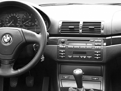 Переходная рамка AVIS AVS500FR для BMW 3 (E46 в комплектации без штатной навигационной системы), 1DIN (#005)