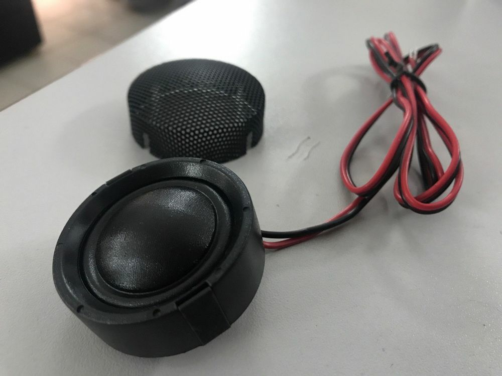 Твитер Ivolga SB-63 (высокочастотник). 2.6 см (1 дюйм.), Мощность динамиков 30 Вт (номинальная).