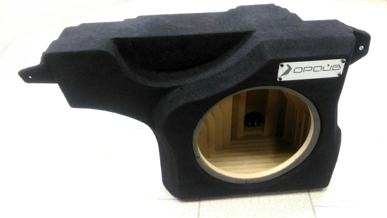 Короб стелс Lada Vesta седан 12″ (правая сторона)