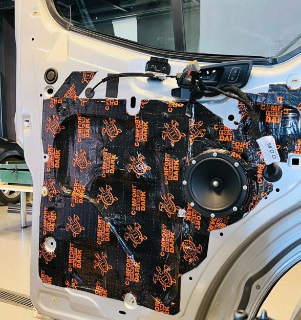 Установка акустики