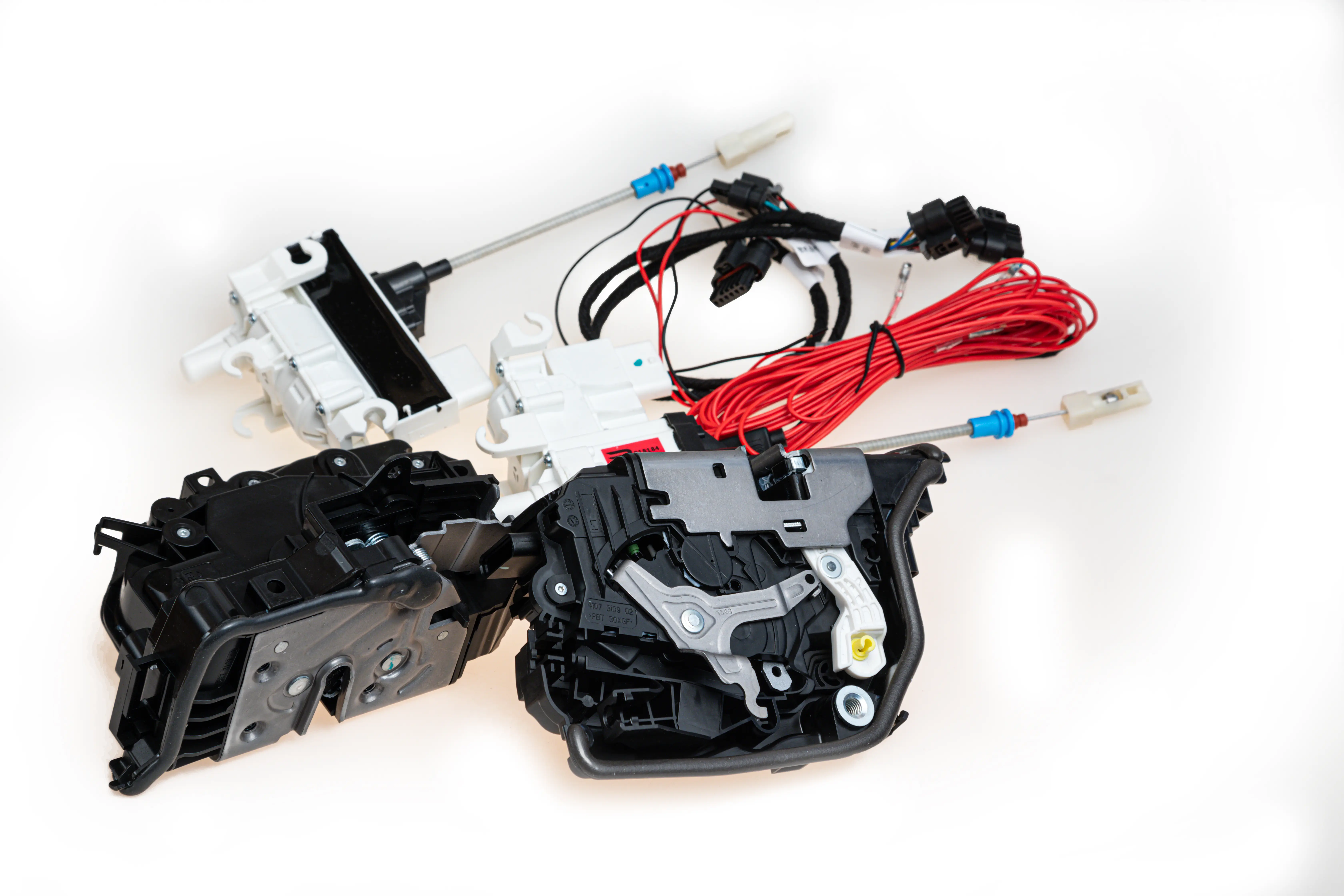 Комплект доводчиков Rulium AA-RL-BMW-2 <br/>  <br />
 Совместимость: <br />
  <br />
 MINI F55 F56 F57 2014-2019 <br />
 MINI countryman F60 2017-2019 <br />
 MINI clubman F54 2016-2019 <br />
 BMW 8 G14 2018-2024 <br />
 BMW X4 G02 2018-н.в. <br />
 BMW X5 G05 2018-н.в. <br />
 BMW X1 U 11 2022 - н.в. <br />
 BMW X2 F39 2017+ <br />
 BMW M5 F90 2017-2024 <br />
 BMW 7  G11 G12 2015-н.в. <br />
 BMW X1 E84 2009-2015 <br />
 BMW X3 G01 2017-н.в <br />
 BMW X6 G06 2019-н.в. <br />
 BMW X7 G07 2018-н.в. <br />
 BMW X1 F48 2015 -2022 <br />
 BMW 5 G30 G31 2016-н.в. <br />
 BMW X4-M F98 2019-2024 <br />
 BMW X6 F16 2014-н.в <br />
 BMW 6 G32 2017-н.в. <br />
 BMW X5 F15 2013-2018 <br />
  <br />