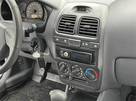 Incar RHY-FC876 - Переходная рамка HYUNDAI Accent 1999-2012, 9″ (тип2 Консоль)