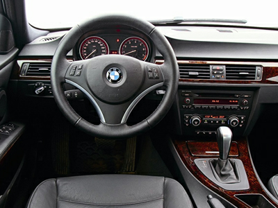 Переходная рамка AVIS AVS500FR для BMW 3 (E90, E91, E92, E93 в комплектации без штатной навигационной системы), 2DIN (#006)