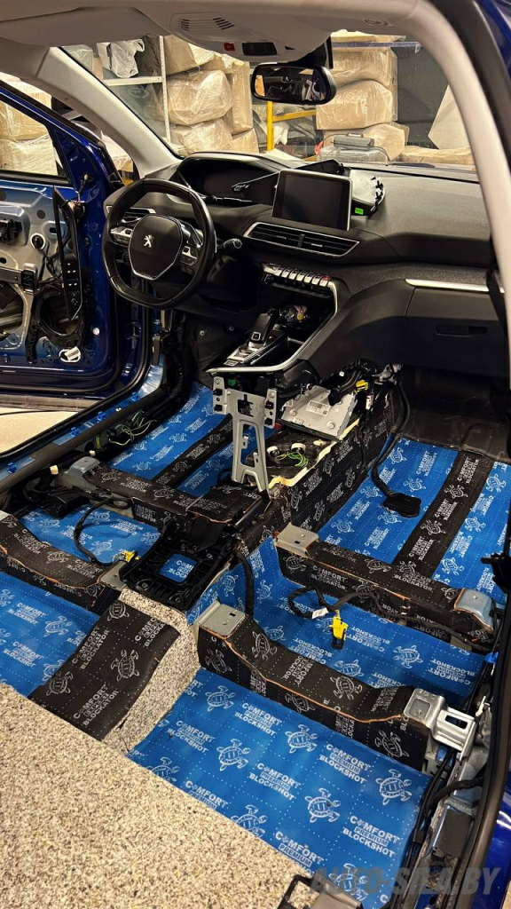 прикатали ComfortMat Blockator и Blockshot вторым слоем в Пежо 3008 прикатали ComfortMat Blockator и Blockshot вторым слоем в Пежо 3008