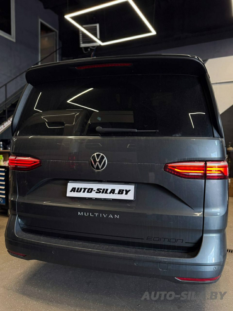 Установка навесного монитора на подголовник в Volkswagen Multivan T7