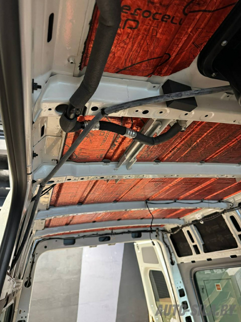 выполнили виброизоляцию потолка материалом StP Aerocell 