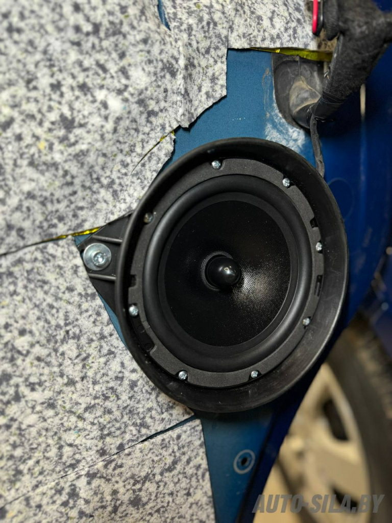 установка новой акустики CDT Audio CL-60.5 в Рено Мастер