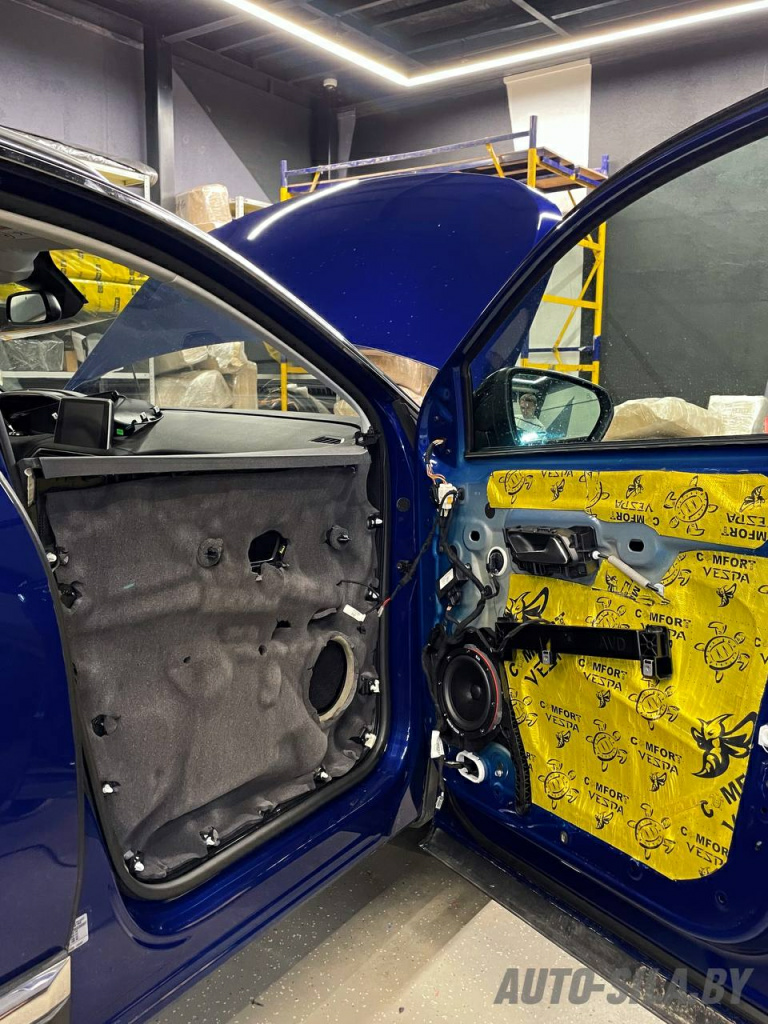 новая акустическая система и шумоизоляция дверей в Пежо 3008