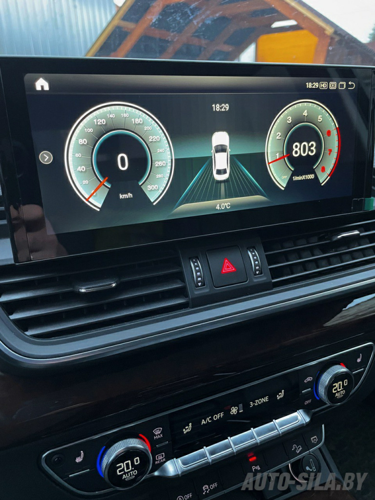 яркий многофункциональный монитор в Ауди