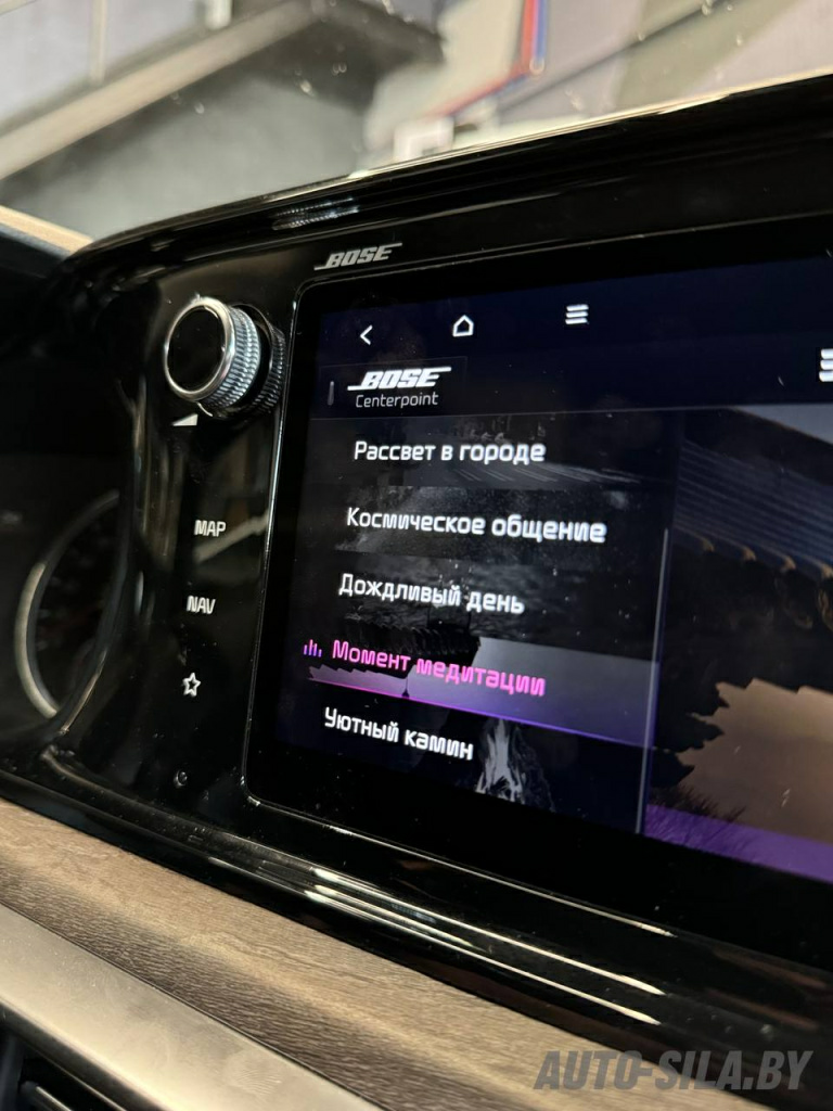 новый широкоформатный монитор в Киа К5