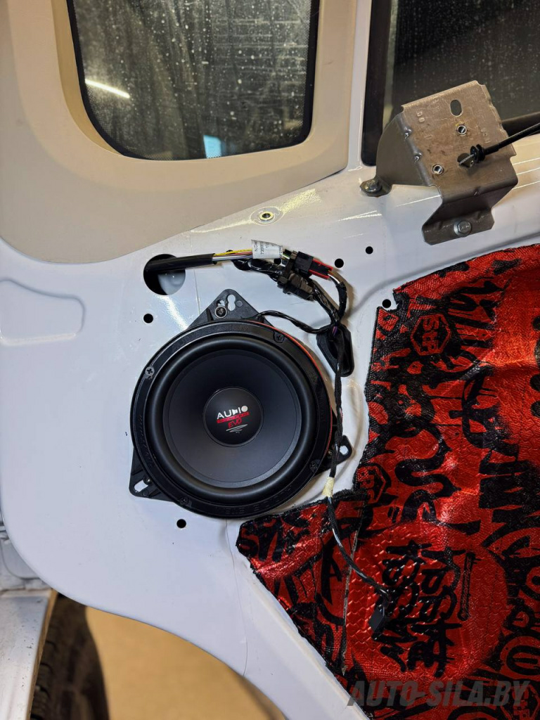 установили динамики Audio System R 165 EVO в двери