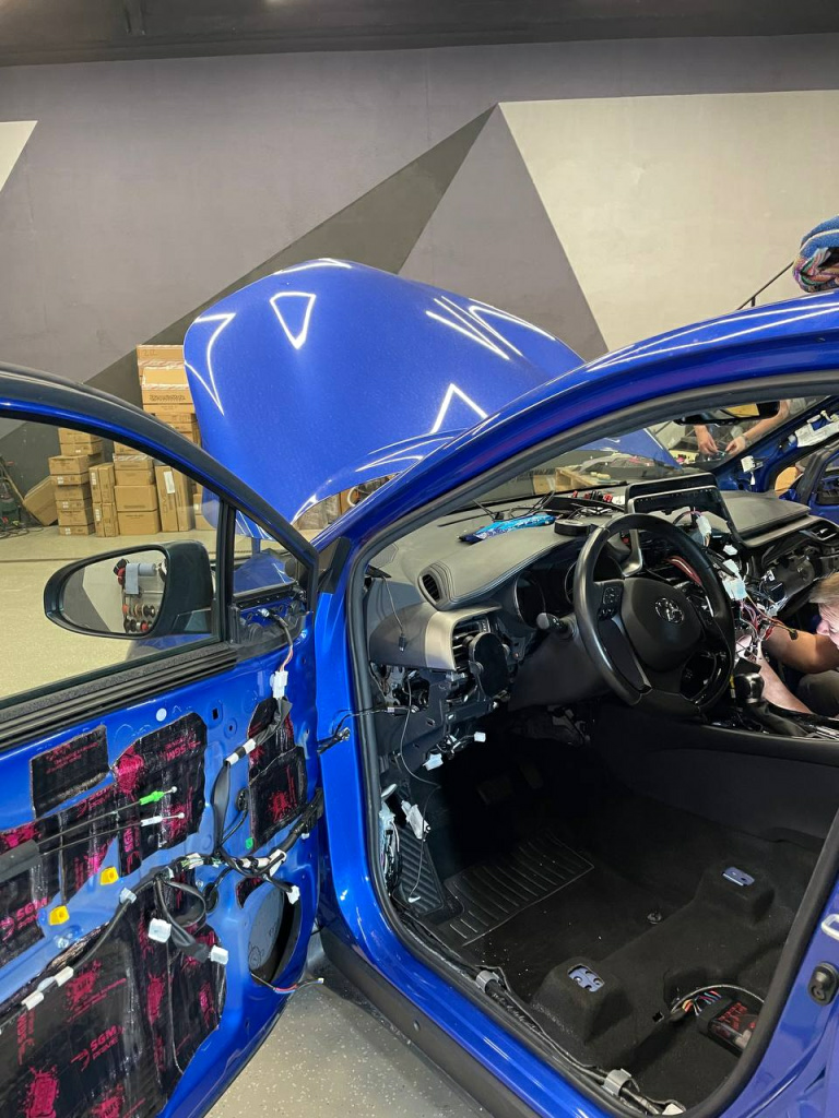 виброизоляция дверей материалом SGM Air 3 и ComdortMat Integra