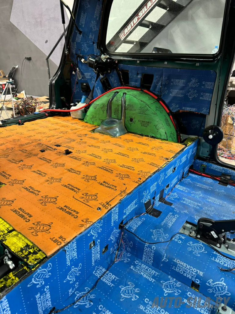 вибро- и шумоизоляция пола в Лада Нива Легенд вибро- и шумоизоляция пола в Лада Нива Легенд