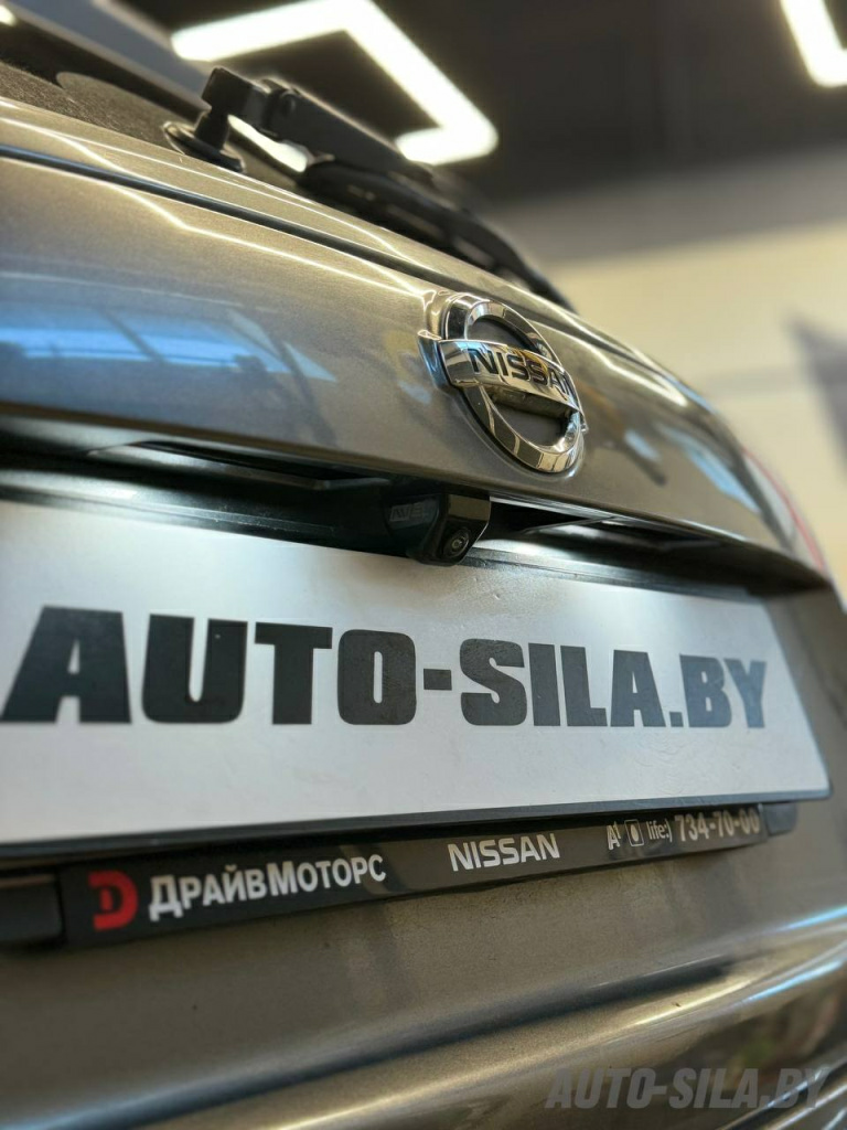 камера заднего вида AVEL в Nissan Juke