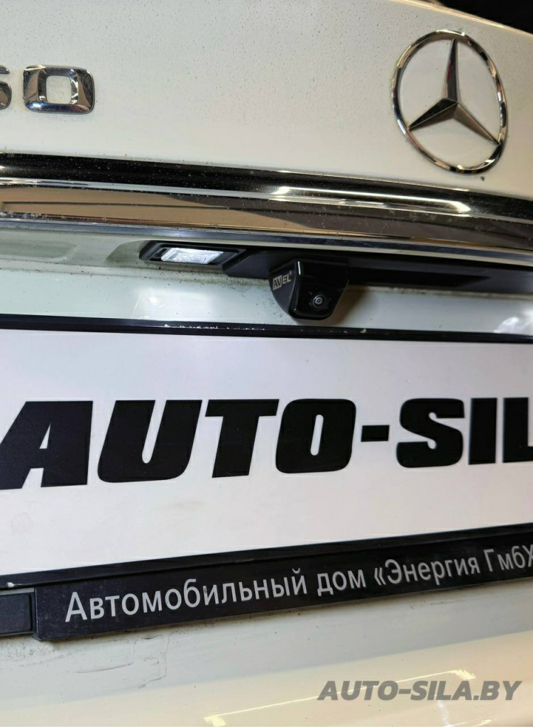 камера заднего вида в ручке багажника 
