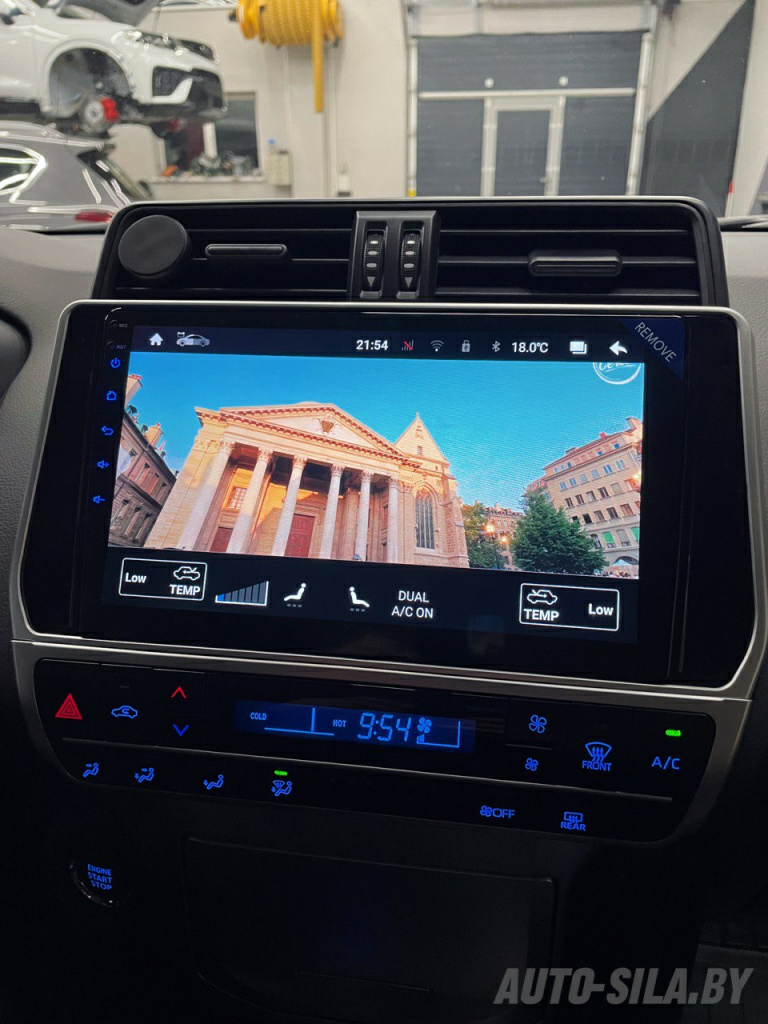 новый экран с поддержкой Carplay и Android Auto в Toyota Land Cruiser 150