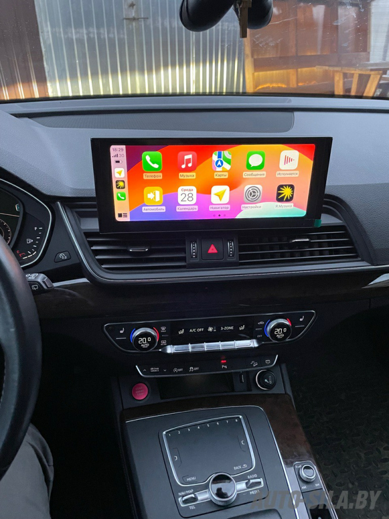 новый широкоформатный экран в Audi Q5