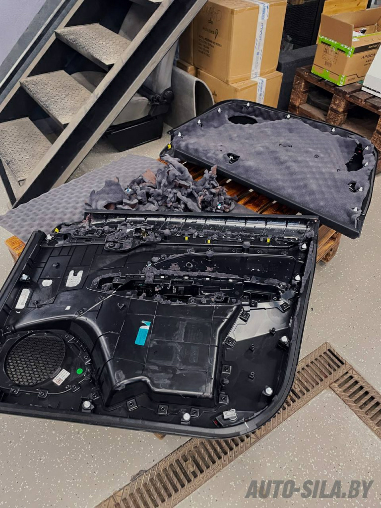 шумоизоляция дверных карт материалом Soft Wave 15 