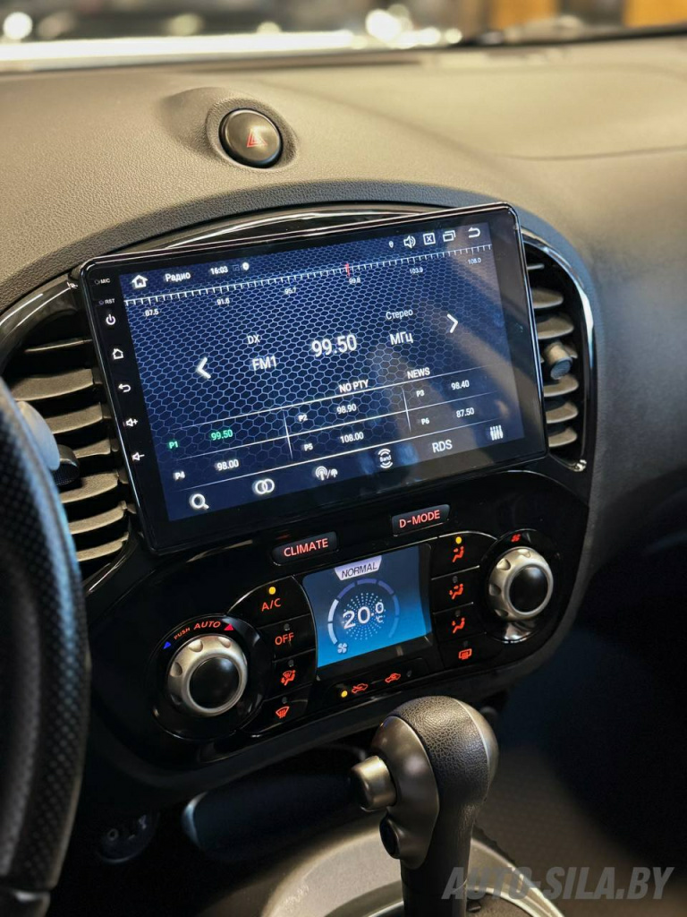 современный экран в Ниссан Жук