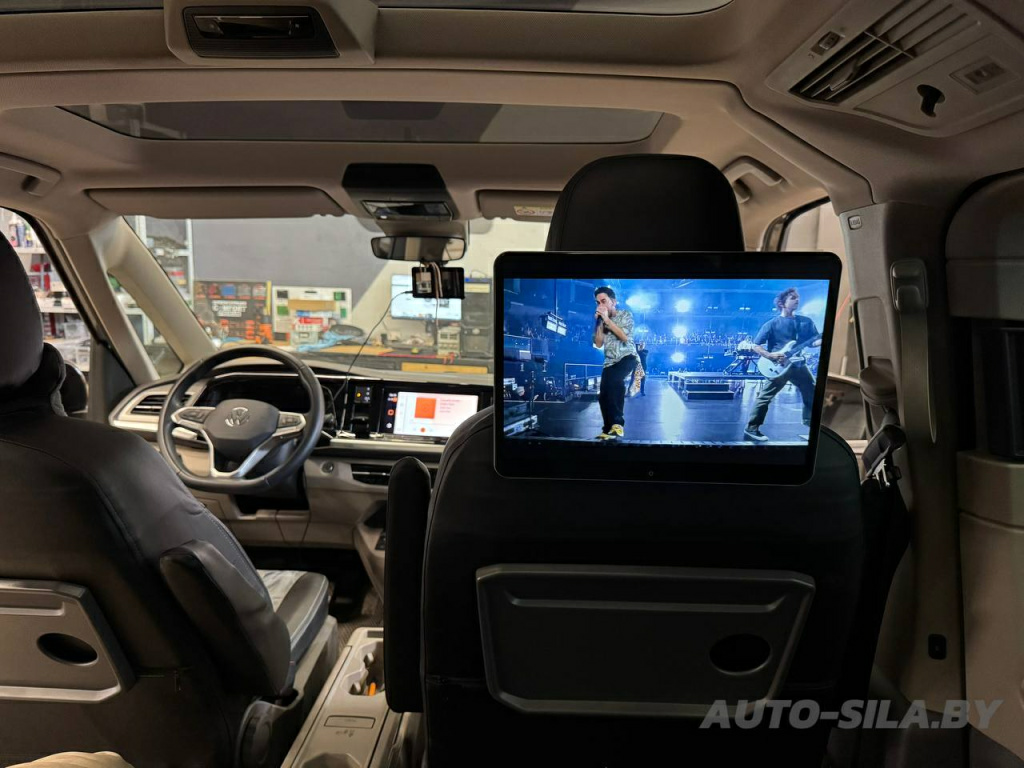  навесной монитор на подголовнике в Volkswagen Multivan T7