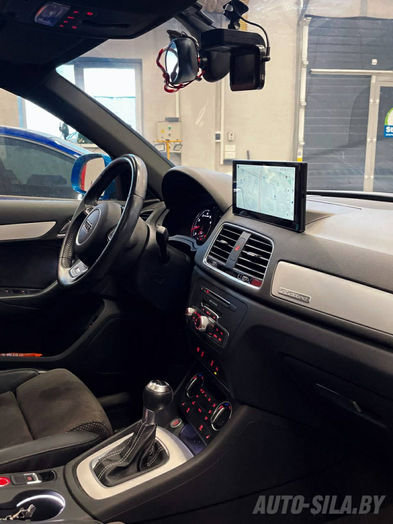 яркий широкоформатный экран с поддержкой Carplay и Android Auto в Audi Q3