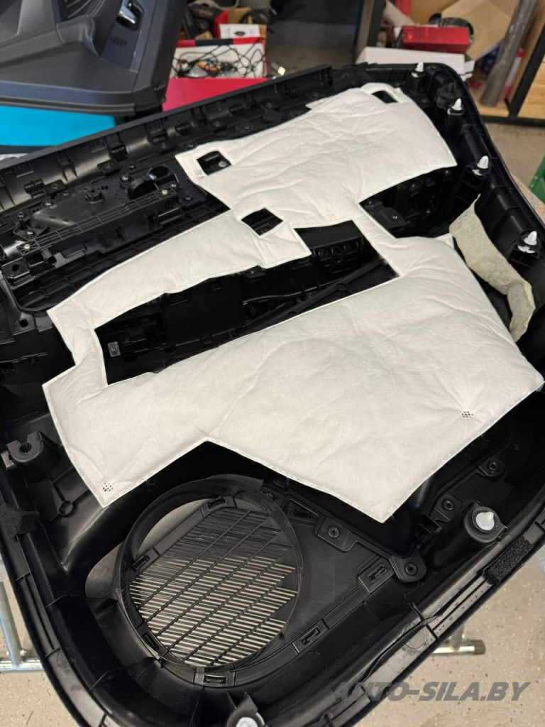 штатная шумоизоляция дверей в Донгфенг