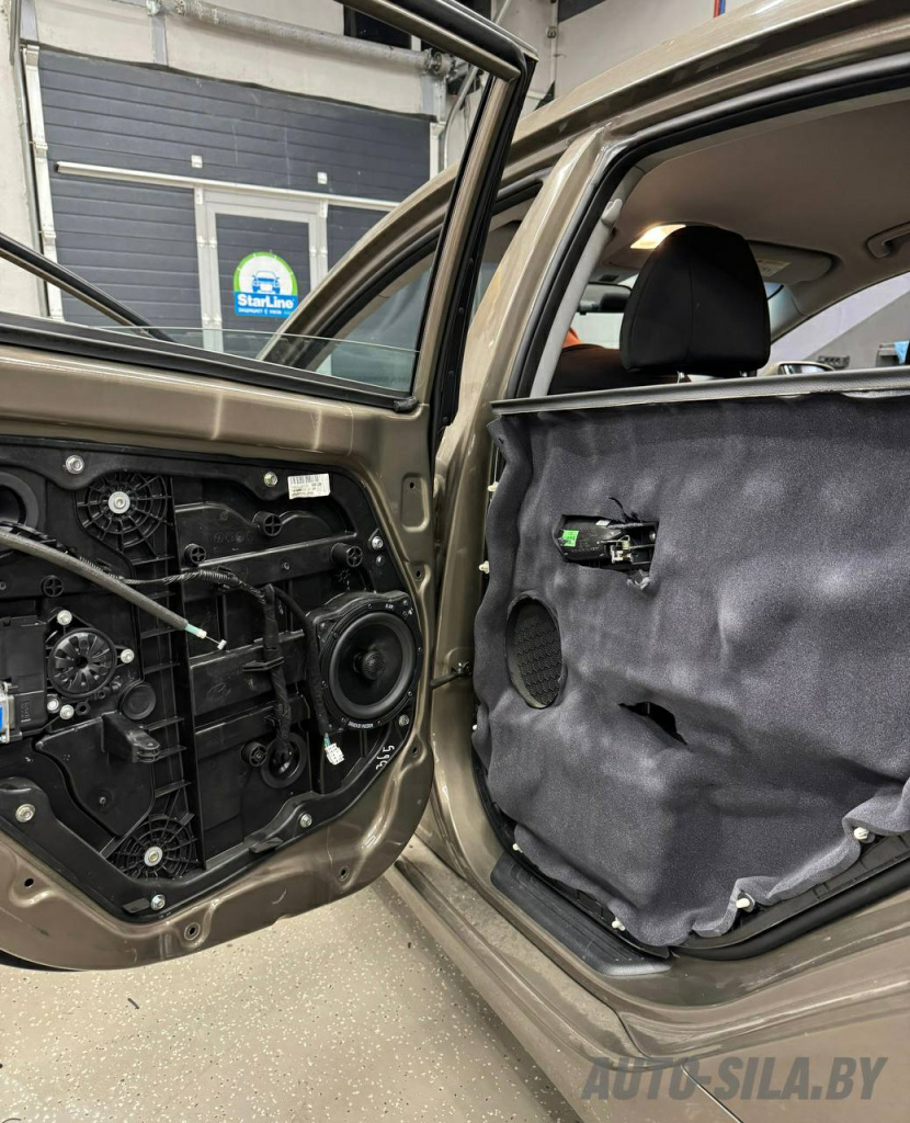 шумоизоляция дверных карт в Hyundai 