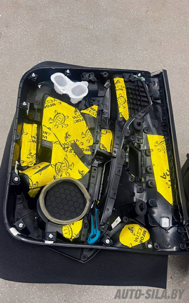 виброизоляция дверных карт материалом ComfortMat Vespa