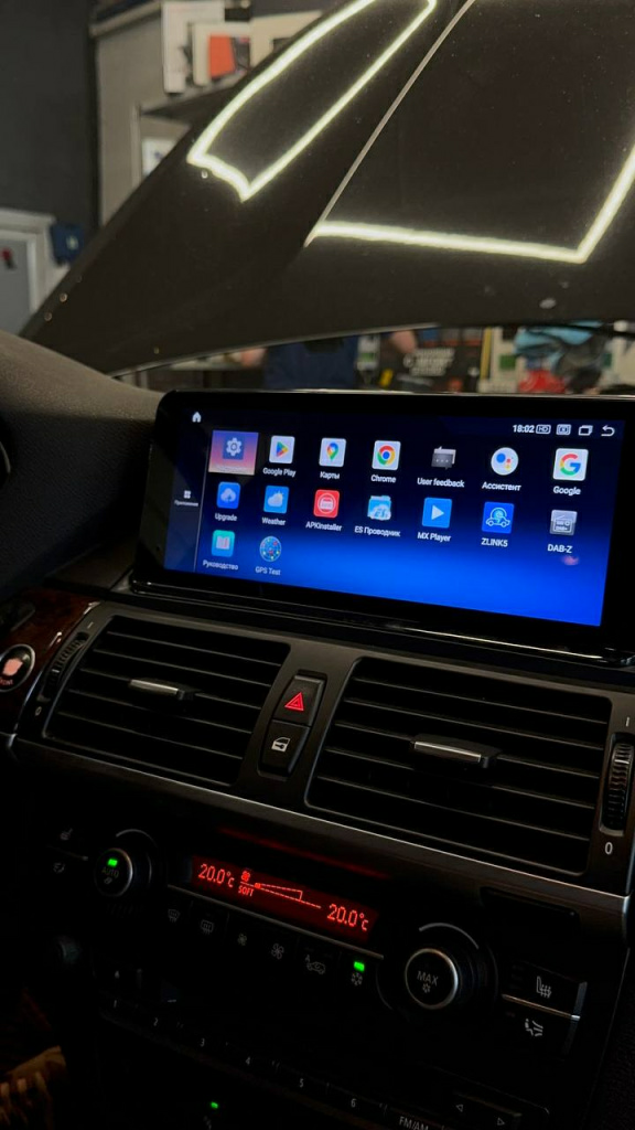 замена штатного экрана в BMW X5