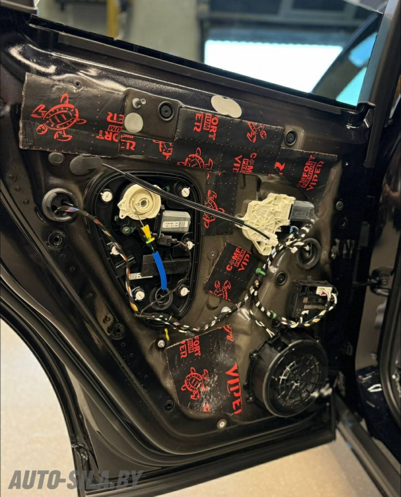 виброизоляция дверей материалом Comfort Mat Viper Premium