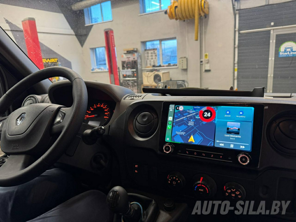 новая магнитола в Рено Мастер с поддержкой Carplay и Android Auto