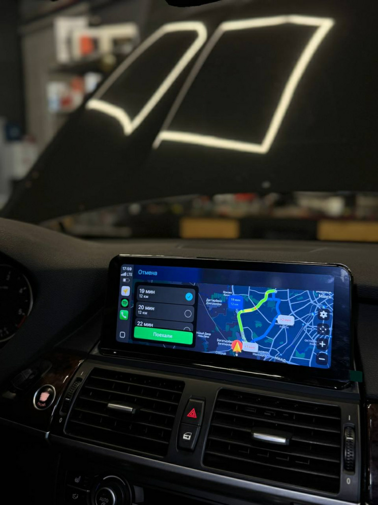 новая магнитола в БМВ Х5 с современными картами и навигацией