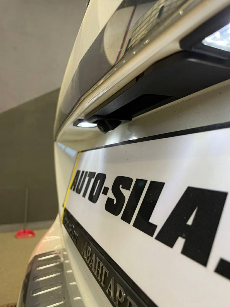 камера заднего вида в Mercedes GLS