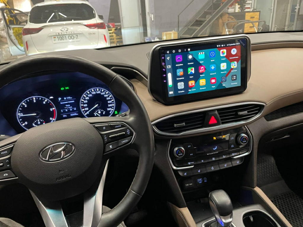 новое головное устройство в Hyundai Santa Fe