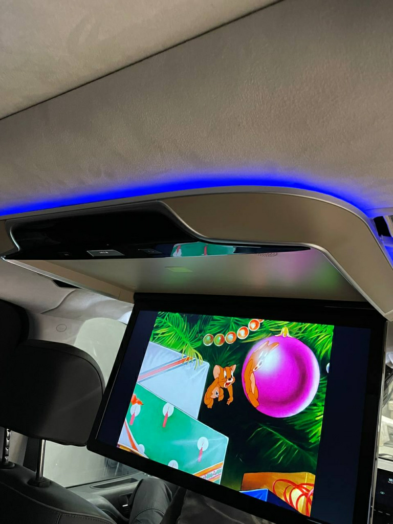  потолочный монитор в Hyundai Staria