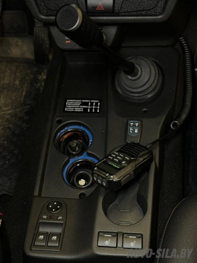 новая центральная консоль в Лада Нива