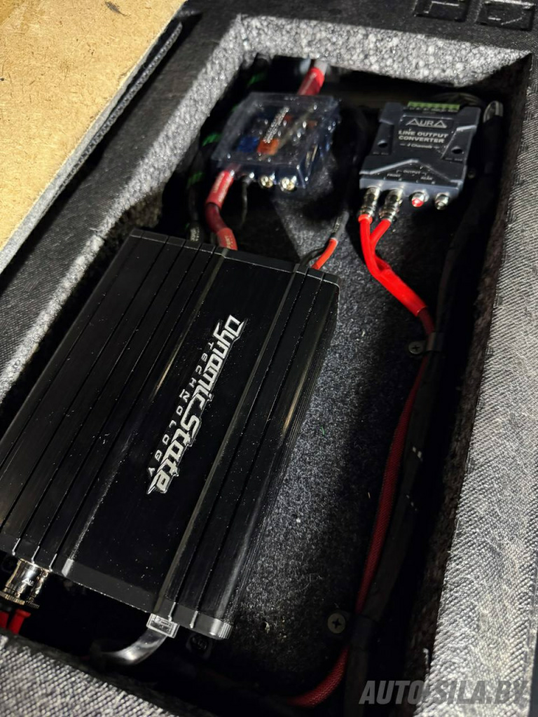 установка усилителя Dynamic State SKIF SKA-1000.1 в Мазда 6