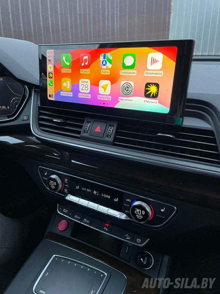 новый широкоформатный экран в Audi Q5