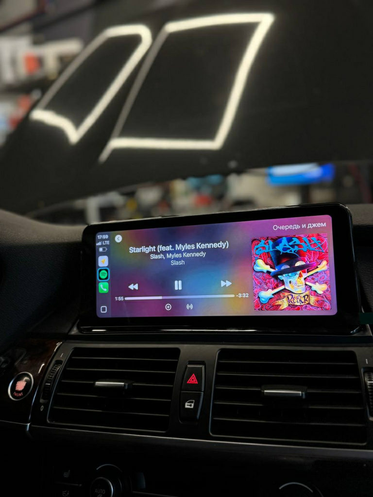 установка головного устройства в БМВ Х5