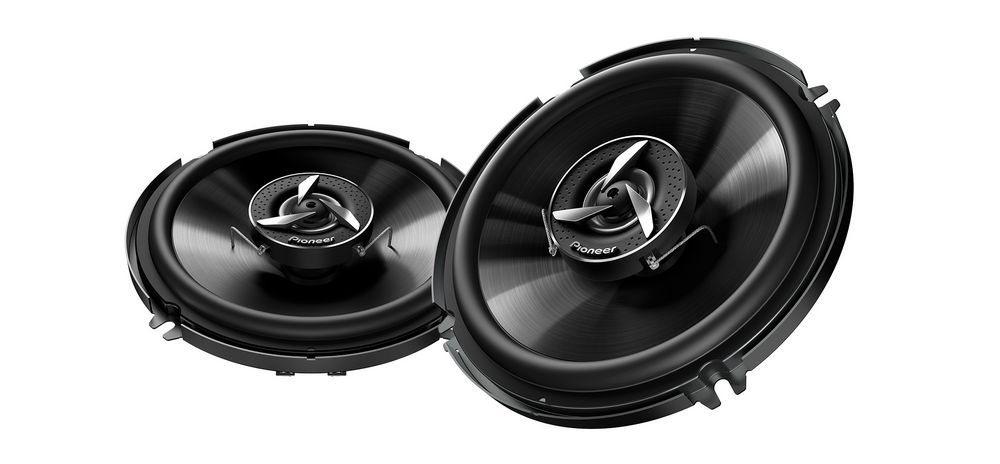 Акустика коаксиальная Pioneer TS-6520F. 16.5 см (6.5 дюйм.), Мощность динамиков 50 Вт (номинальная), 320 Вт (максимальная).